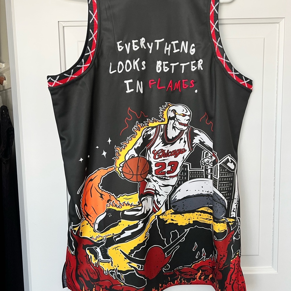 Brand X Chicago In Flames Skull Jordan #23 Basketball Jersey Size M